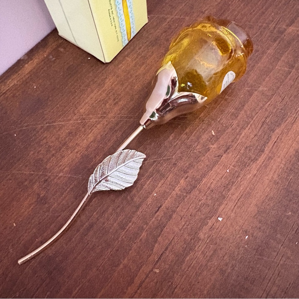💚Avon Vintage Courting Rose Glass Bottle